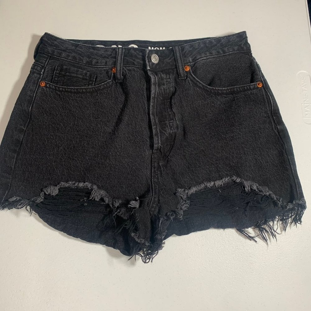 MOM SHORTS WOMENS 7/28‎  BLACK DISTRESSED FRAYED